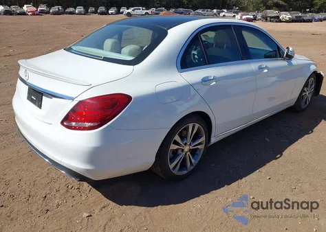 2015 Mercedes-Benz C 300 из США, поврежденный, VIN 55SWF4JB5FU076063